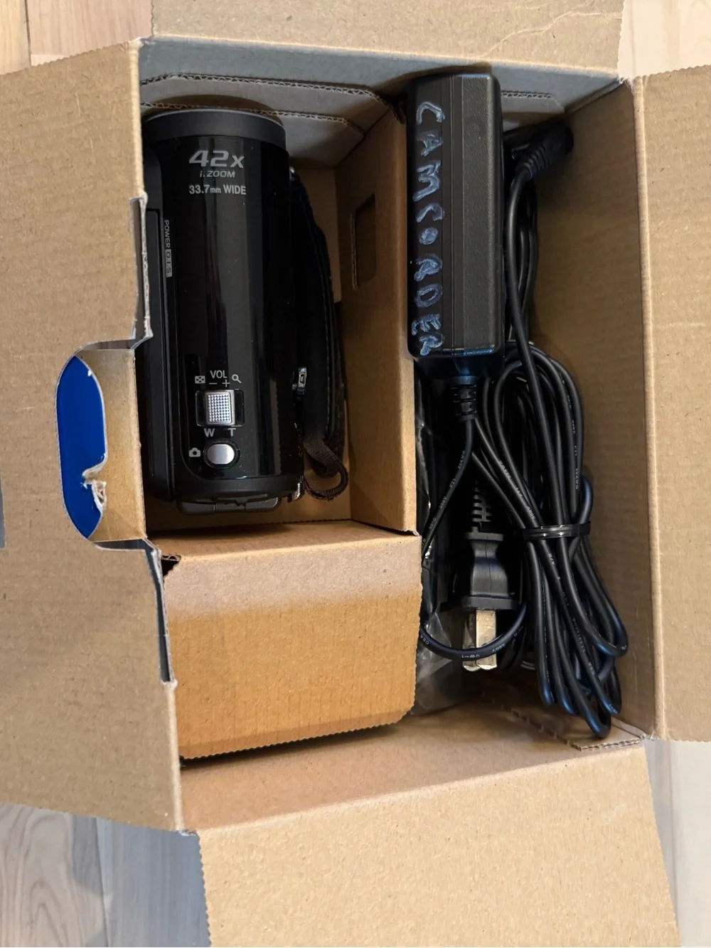 Panasonic HDC-TM80K (16 GB) High Definition AVCHD Camcorder